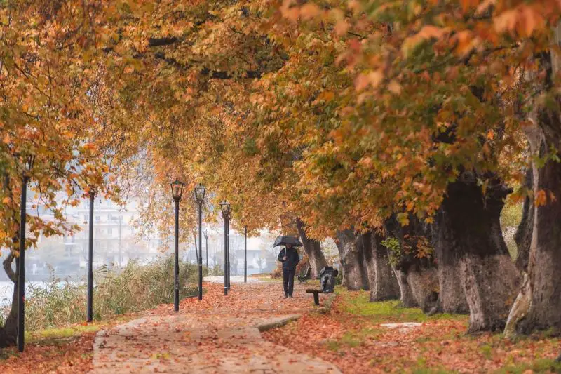Srbija ulazi u svežiji period: Promenljivo oblačno, povremena kiša i pad temperature u Šumadiji i Kragujevcu