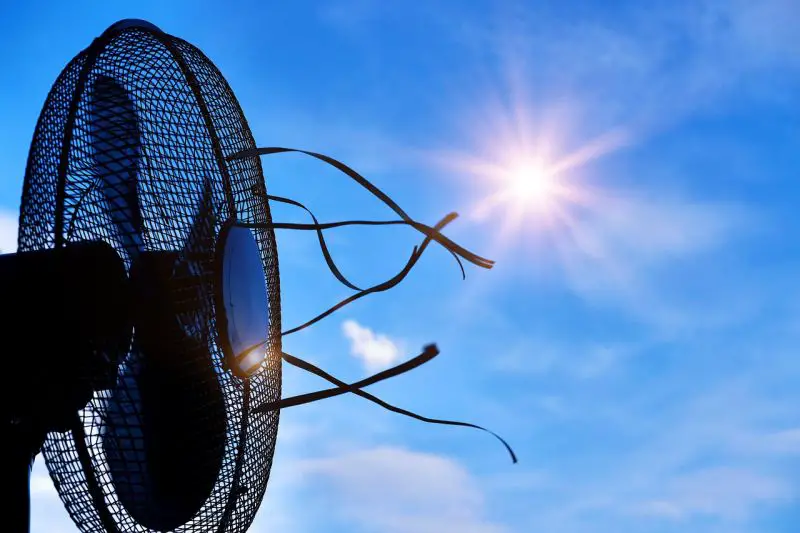 Srbija danas podeljena između sunca i nevremena, a od četvrtka stiže sve topliji period sa temperaturama do 38 stepeni