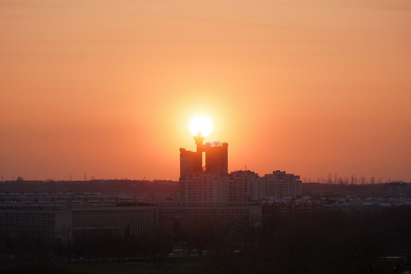 Srbija pred temperaturnim preokretom: prvo vrućina i veoma visok UV indeks, zatim pljuskovi sa grmljavinom
